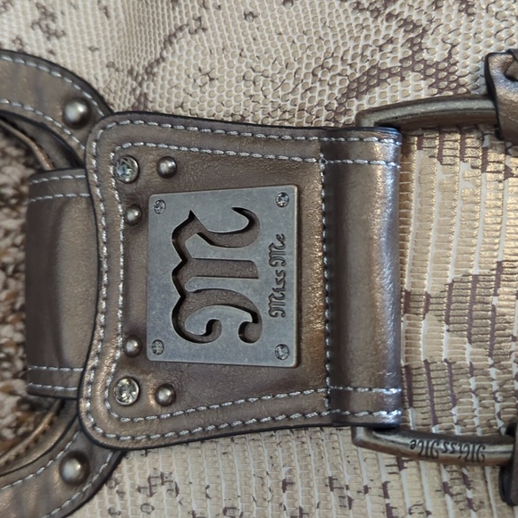 Miss Me Snake Print / Sequin Bag - Picture 3 of 10